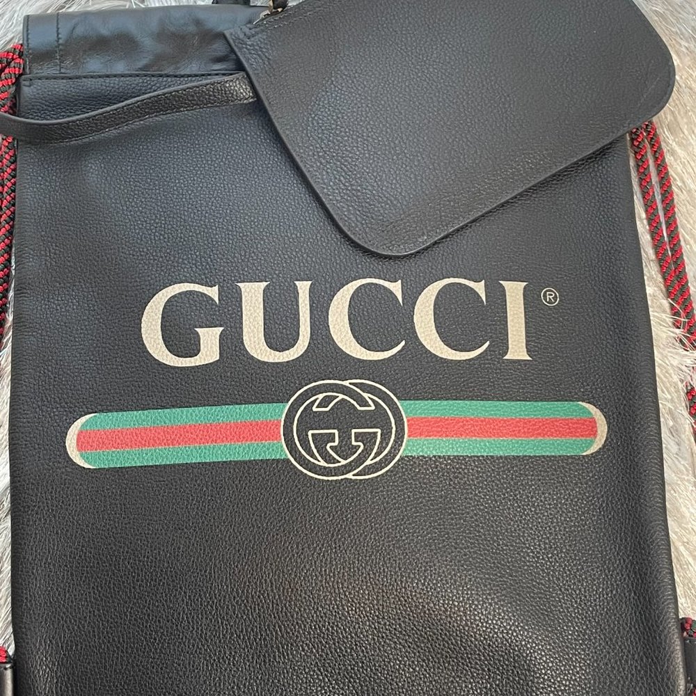 Gucci Logo-Printed Drawstring Backpack - Picture 3 of 6